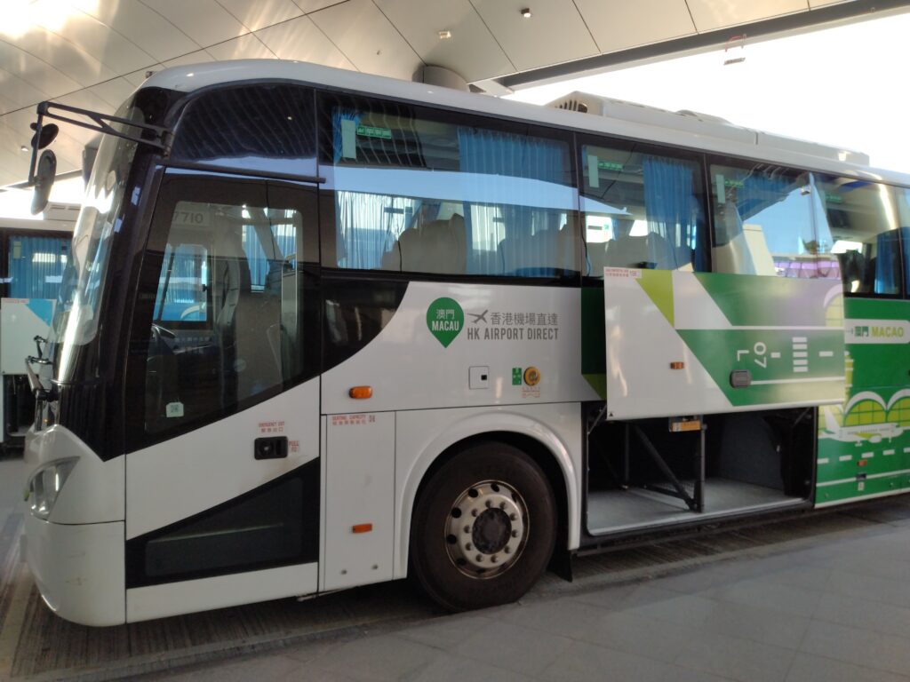 マカオ　バス